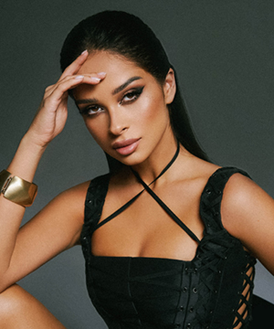 Алина Акилова <small>@alina_akilova</small>